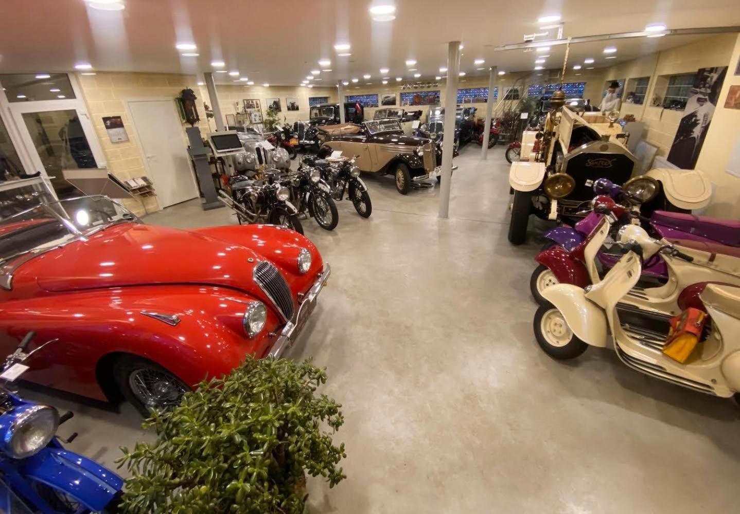 Classic Car Museum Apartment Рига Екстериор снимка