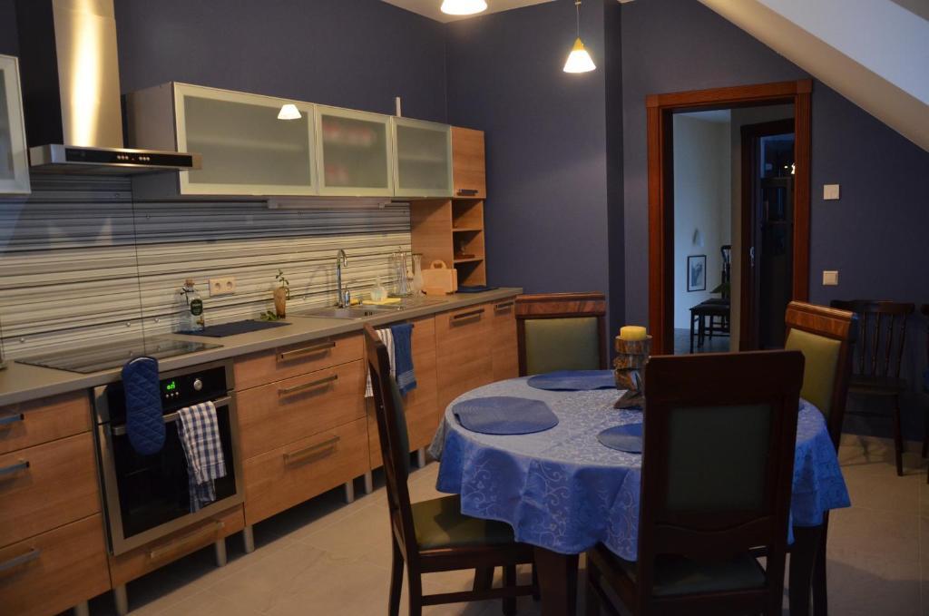 Classic Car Museum Apartment Рига Стая снимка