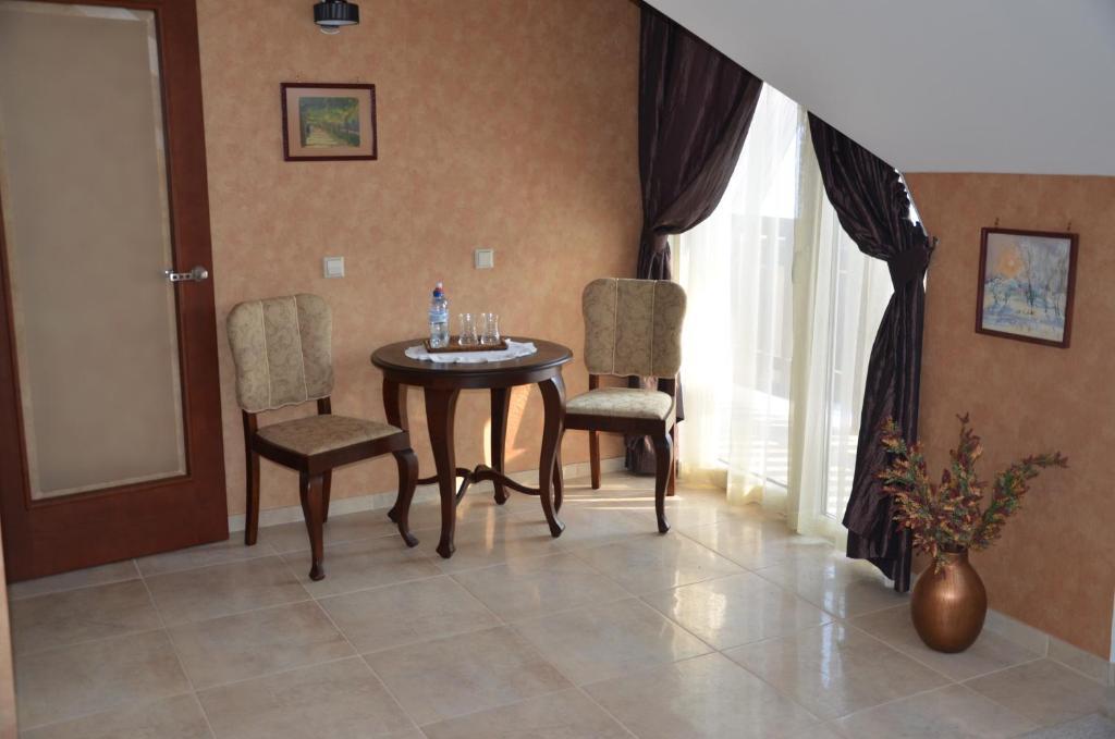 Classic Car Museum Apartment Рига Стая снимка