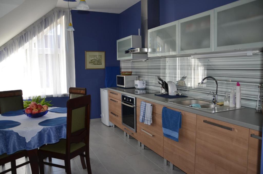 Classic Car Museum Apartment Рига Стая снимка